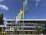 01.06.2026, Fussball, DFB-Nationalmannschaft Deutschland, letztes Training vor Abreise nach USA zur WM 2026, am DFB-Campus in Frankfurt am Main. Aussenansicht Verwaltungsgebäude des Campus.  Aussengelände 