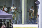 01.06.2026, Fussball, DFB-Nationalmannschaft Deutschland, letztes Training vor Abreise nach USA zur WM 2026, am DFB-Campus in Frankfurt am Main. Ergometer-Training im Gymnastikraum. v.li: Nathaniel Brown (Deutschland), Jamal Musiala (Deutschland), Lennart Karl (Deutschland) 