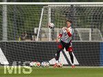 01.06.2026, Fussball, DFB-Nationalmannschaft Deutschland, letztes Training vor Abreise nach USA zur WM 2026, am DFB-Campus in Frankfurt am Main. Torwart Jonas Urbig (Deutschland) 