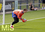 01.06.2026, Fussball, DFB-Nationalmannschaft Deutschland, letztes Training vor Abreise nach USA zur WM 2026, am DFB-Campus in Frankfurt am Main. Testspiel Deutschland - Finnland,  Torwart Jonas Urbig (Deutschland)  