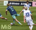 01.06.2026, Fussball, DFB-Nationalmannschaft Deutschland, letztes Training vor Abreise nach USA zur WM 2026, am DFB-Campus in Frankfurt am Main. Testspiel Deutschland - Finnland, Nick Woltemade (Deutschland) wird an der Hose gezogen 