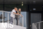 01.06.2026, Fussball, DFB-Nationalmannschaft Deutschland, letztes Training vor Abreise nach USA zur WM 2026, am DFB-Campus in Frankfurt am Main. v.li: Hannes Wolf (Sportdirektor Nachwuchs, Training und Entwicklung, DFB), Sportdirektor Rudi Völler (Deutschland), DFB-Geschäftsführer Andreas Rettig (Deutschland) beobachten das Trainingsspiel gegen Finnland am Trainingsplatz vom Balkon aus.