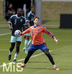 01.06.2026, Fussball, DFB-Nationalmannschaft Deutschland, letztes Training vor Abreise nach USA zur WM 2026, am DFB-Campus in Frankfurt am Main. Testspiel Deutschland - Finnland,  Torwart Jonas Urbig (Deutschland) 