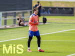 01.06.2026, Fussball, DFB-Nationalmannschaft Deutschland, letztes Training vor Abreise nach USA zur WM 2026, am DFB-Campus in Frankfurt am Main. Testspiel Deutschland - Finnland,  Torwart Jonas Urbig (Deutschland) mit Rückennummer 1  