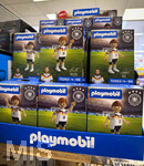 02.06.2026, Fussball Deutsche Nationalmannschaft und WM 2026 in den USA,  In einem Supermarkt in Bad Wörishofen werden Fanutensilien für die WM 2026 angeboten.  Von Playmobil gibts hier Fussball-Sets mit Nationalspielern Waldemar Anton (Deutschland), Maximilan Mittelstädt, David Raum (Deutschland), Waldemar Anton (Deutschland),  