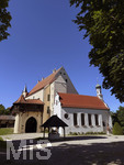 11.06.2026, Die Kreisstadt Mindelheim (Unterallgäu),  Schloss Mindelburg, Innenhof mit der Burgkapelle St. Georg.