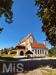 11.06.2026, Die Kreisstadt Mindelheim (Unterallgäu),  Schloss Mindelburg, Innenhof mit der Burgkapelle St. Georg.