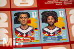 13.06.2026, Mindelheim (Bayern), das beliebte Sammelheft und die dazugehörigen Sammelbilder gibt es auch wieder zur Fussball-WM 2026 in den USA.  Hier die Aufkleber der Deutschen Spieler, Jamal Musiala (Deutschland), Serge Gnabry.
