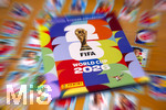 13.06.2026, Mindelheim (Bayern), das beliebte Sammelheft und die dazugehörigen Sammelbilder gibt es auch wieder zur Fussball-WM 2026 in den USA.  Das Stickeralbum im Mittelpunkt  (Bildbearbeitung)