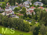 17.06.2026,  Bad Wörishofen im Unterallgäu, Drohnenaufnahmen des Wohngebietes im Süden der Stadt, am Ortsrand an der Hartenthalerstraße.
