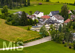 17.06.2026,  Bad Wörishofen im Unterallgäu, Drohnenaufnahmen des Wohngebietes im Süden der Stadt, am Ortsrand an der Hartenthalerstraße. vorne das Ehemalige Cafe Schwermer, derzeit leerstehend.