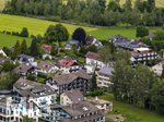 17.06.2026,  Bad Wörishofen im Unterallgäu, Drohnenaufnahmen des Wohngebietes im Süden der Stadt, am Ortsrand an der Hartenthalerstraße.