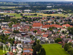 17.06.2026,  Bad Wörishofen im Unterallgäu, Drohnenaufnahmen vom Süden der Stadt, in der mitte:  Das Kloster Wörishofen, es ist ein Kloster der Dominikanerinnen in Bad Wörishofen in Bayern in der Diözese Augsburg. Im Ostflügel des Klosters ist das Kneippmuseum eingerichtet.
