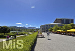 17.06.2026, Forggensee bei Füssen im Allgäu, das Festspielhaus ist gut Besucht, Aussenaufnahme, mit dem Biergarten vorne.