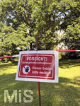 22.06.2026, Warnschild vor Eichenprozessionsspinner bei Bad Wörishofen, Ort: Wassertretanlage beim Kurpark an der Strasse nach Schöneschach.