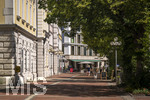 23.06.2026, Bad Wörishofen (Unterallgäu), Fussgängerzone, Das Stammhaus, die neue Wohnanlage mitten in der Stadt an der Promenade, dort hat sich auch eine neue Gastronomie niedergelassen, Bäckerei Häussler direkt in erster Reihe.