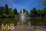 24.06.2026,  Kurpark in Bad Wörishofen (Bayern), Der Springbrunnen im See 