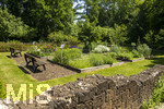 24.06.2026,  Kurpark in Bad Wörishofen (Bayern),  der schön angelegte Kneipp-Kräutergarten mit den bekanntesten Heilkräutern in der Heilkunde.