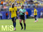 25.06.2026, Fussball Weltmeisterschaft 2026 in den USA, 3.Spieltag Gruppe E, Ecuador - Deutschland, im MetLife Stadium (New York/New Jersey, East Rutherford), v.li: Enner Valencia (Equador) bei Schiedsrichterin Tori Penso (USA).
