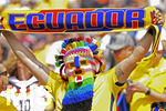25.06.2026, Fussball Weltmeisterschaft 2026 in den USA, 3.Spieltag Gruppe E, Ecuador - Deutschland, im MetLife Stadium (New York/New Jersey, East Rutherford),  Fans Equador mit traditioneller Gesichtsmaske.