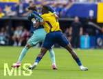 25.06.2026, Fussball Weltmeisterschaft 2026 in den USA, 3.Spieltag Gruppe E, Ecuador - Deutschland, im MetLife Stadium (New York/New Jersey, East Rutherford), v.li: Kai Hawertz (Deutschland) gegen Willian Pacho (Equador) 