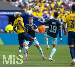 25.06.2026, Fussball Weltmeisterschaft 2026 in den USA, 3.Spieltag Gruppe E, Ecuador - Deutschland, im MetLife Stadium (New York/New Jersey, East Rutherford), v.li: Nilson ANGULO (Equador), Joshua Kimmich (Deutschland), Leroy Sane (Deutschland) 