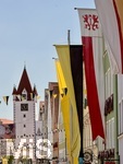 26.06.2026,  Frundsbergfest Mindelheim 2026, ein bekanntes Historisches-Fest im Unterallgäu mit tausenden Mitwirkenden. Die Kreisstadt Mindelheim kehrt für eine Woche ins Mittelalter zurück und feiert ihre historische Geschichte.  Hier die historischen Fassaden in der Maximilianstrasse festlich geschmückt. 