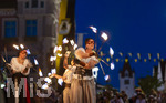 26.06.2026,  Frundsbergfest Mindelheim 2026, ein bekanntes Historisches-Fest im Unterallgäu mit tausenden Mitwirkenden. Die Kreisstadt Mindelheim kehrt für eine Woche ins Mittelalter zurück und feiert ihre historische Geschichte. Am ersten Freitag ist Stimmungsvolles Altstadtfest und Lagerleben in den Gassen und Strassen der Innenstadt angesagt. Feuershow am Marienplatz. 