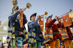 27.06.2026,  Frundsbergfest Mindelheim 2026, ein bekanntes Historisches-Fest im Unterallgäu mit tausenden Mitwirkenden. Die Kreisstadt Mindelheim kehrt für eine Woche ins Mittelalter zurück und feiert ihre historische Geschichte. Stimmungsvolles Altstadtfest und Lagerleben in den Gassen und Strassen. Fahnenschwinger Sbandieratori Sansepolcro, aus Italien am Marienplatz mit dem Rathaus im Hintergrund, 