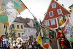 27.06.2026,  Frundsbergfest Mindelheim 2026, ein bekanntes Historisches-Fest im Unterallgäu mit tausenden Mitwirkenden. Die Kreisstadt Mindelheim kehrt für eine Woche ins Mittelalter zurück und feiert ihre historische Geschichte. Stimmungsvolles Altstadtfest und Lagerleben in den Gassen und Strassen. Fahnenschwinger Sbandieratori Sansepolcro, aus Italien am Marienplatz