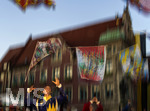 27.06.2026,  Frundsbergfest Mindelheim 2026, ein bekanntes Historisches-Fest im Unterallgäu mit tausenden Mitwirkenden. Die Kreisstadt Mindelheim kehrt für eine Woche ins Mittelalter zurück und feiert ihre historische Geschichte. Stimmungsvolles Altstadtfest und Lagerleben in den Gassen und Strassen. Fahnenschwinger Sbandieratori Sansepolcro, aus Italien am Marienplatz