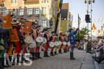27.06.2026,  Frundsbergfest Mindelheim 2026, ein bekanntes Historisches-Fest im Unterallgäu mit tausenden Mitwirkenden. Die Kreisstadt Mindelheim kehrt für eine Woche ins Mittelalter zurück und feiert ihre historische Geschichte. Stimmungsvolles Altstadtfest und Lagerleben in den Gassen und Strassen. Fahnenschwinger Sbandieratori Sansepolcro, aus Italien am Marienplatz mit dem Rathaus im Hintergrund, 