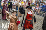 28.06.2026,  Frundsbergfest Mindelheim 2026, ein bekanntes Historisches-Fest im Unterallgäu mit tausenden Mitwirkenden. Die Kreisstadt Mindelheim kehrt für eine Woche ins Mittelalter zurück und feiert ihre historische Geschichte. Am heutigen Sonntag zieht sich der Historische Festzug durch die geschmückte Altstatdt.