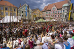 28.06.2026,  Frundsbergfest Mindelheim 2026, ein bekanntes Historisches-Fest im Unterallgäu mit tausenden Mitwirkenden. Die Kreisstadt Mindelheim kehrt für eine Woche ins Mittelalter zurück und feiert ihre historische Geschichte. Am heutigen Sonntag zieht sich der Historische Festzug durch die geschmückte Altstatdt. Am Ende der Gewalthaufen.