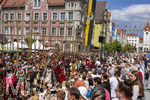 28.06.2026,  Frundsbergfest Mindelheim 2026, ein bekanntes Historisches-Fest im Unterallgäu mit tausenden Mitwirkenden. Die Kreisstadt Mindelheim kehrt für eine Woche ins Mittelalter zurück und feiert ihre historische Geschichte. Am heutigen Sonntag zieht sich der Historische Festzug durch die geschmückte Altstatdt. Am Ende der Gewalthaufen.