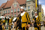 28.06.2026,  Frundsbergfest Mindelheim 2026, ein bekanntes Historisches-Fest im Unterallgäu mit tausenden Mitwirkenden. Die Kreisstadt Mindelheim kehrt für eine Woche ins Mittelalter zurück und feiert ihre historische Geschichte. Am heutigen Sonntag zieht sich der Historische Festzug durch die geschmückte Altstatdt. 