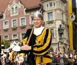 28.06.2026,  Frundsbergfest Mindelheim 2026, ein bekanntes Historisches-Fest im Unterallgäu mit tausenden Mitwirkenden. Die Kreisstadt Mindelheim kehrt für eine Woche ins Mittelalter zurück und feiert ihre historische Geschichte. Am heutigen Sonntag zieht sich der Historische Festzug durch die geschmückte Altstatdt. 