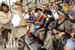 28.06.2026,  Frundsbergfest Mindelheim 2026, ein bekanntes Historisches-Fest im Unterallgäu mit tausenden Mitwirkenden. Die Kreisstadt Mindelheim kehrt für eine Woche ins Mittelalter zurück und feiert ihre historische Geschichte. Am heutigen Sonntag zieht sich der Historische Festzug durch die geschmückte Altstatdt. 