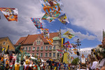 28.06.2026,  Frundsbergfest Mindelheim 2026, ein bekanntes Historisches-Fest im Unterallgäu mit tausenden Mitwirkenden. Die Kreisstadt Mindelheim kehrt für eine Woche ins Mittelalter zurück und feiert ihre historische Geschichte. Am heutigen Sonntag zieht sich der Historische Festzug durch die geschmückte Altstatdt. 
