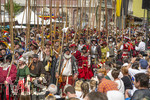 28.06.2026,  Frundsbergfest Mindelheim 2026, ein bekanntes Historisches-Fest im Unterallgäu mit tausenden Mitwirkenden. Die Kreisstadt Mindelheim kehrt für eine Woche ins Mittelalter zurück und feiert ihre historische Geschichte. Am heutigen Sonntag zieht sich der Historische Festzug durch die geschmückte Altstatdt. 