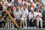 28.06.2026,  Frundsbergfest Mindelheim 2026, ein bekanntes Historisches-Fest im Unterallgäu mit tausenden Mitwirkenden. Die Kreisstadt Mindelheim kehrt für eine Woche ins Mittelalter zurück und feiert ihre historische Geschichte. Am heutigen Sonntag zieht sich der Historische Festzug durch die geschmückte Altstatdt. Ehrengäste an der Tribüne,  Franz Josef Pschierer mit Frau. Peter Wachler ( MdL), Stefan Winter (Ex-Bürgermeister Mindelheim)