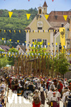 28.06.2026,  Frundsbergfest Mindelheim 2026, ein bekanntes Historisches-Fest im Unterallgäu mit tausenden Mitwirkenden. Die Kreisstadt Mindelheim kehrt für eine Woche ins Mittelalter zurück und feiert ihre historische Geschichte. Am heutigen Sonntag zieht sich der Historische Festzug durch die geschmückte Altstatdt.  