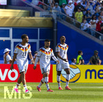 29.06.2026, Fussball Weltmeisterschaft 2026 in den USA, Sechzehntelfinale, Deutschland - Paraguay, im Gillette Stadium (Boston (Foxborough)), Felix Nmecha (Deutschland), Deniz Undav (Deutschland), Jonathan Tah (Deutschland) nachdenklich 


