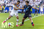 29.06.2026, Fussball Weltmeisterschaft 2026 in den USA, Sechzehntelfinale, Deutschland - Paraguay, im Gillette Stadium (Boston (Foxborough)), v.li: Jamal Musiala (Deutschland) gegen Matias Galarza (re, Paraguay)

