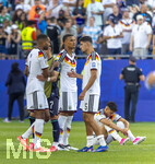 29.06.2026, Fussball Weltmeisterschaft 2026 in den USA, Sechzehntelfinale, Deutschland - Paraguay, im Gillette Stadium (Boston (Foxborough)), Die Deutsche Mannschaft ist im Elfmeterschiessen aus dem Turnier geflogen. v.li: Jonathan Tah (Deutschland), Malick Thiaw (Deutschland), Alexander Pavlovic (Deutschland), Nadiem Amiri (Deutschland) am Boden.


