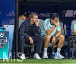 29.06.2026, Fussball Weltmeisterschaft 2026 in den USA, Sechzehntelfinale, Deutschland - Paraguay, im Gillette Stadium (Boston (Foxborough)), Die Deutsche Mannschaft ist im Elfmeterschiessen aus dem Turnier geflogen. v.li: Bundestrainer Julian Nagelsmann (Deutschland), Co-Trainer Benjamin Hübner (Deutschland) nachdenklich auf der Bank 


