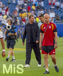 29.06.2026, Fussball Weltmeisterschaft 2026 in den USA, Sechzehntelfinale, Deutschland - Paraguay, im Gillette Stadium (Boston (Foxborough)), Die Deutsche Mannschaft ist im Elfmeterschiessen aus dem Turnier geflogen. v.li: Bundestrainer Julian Nagelsmann (Deutschland), Co-Trainer Benjamin Glück (Deutschland), Athletiktrainer Krunoslav Banovcic enttäuschter Abgang.

