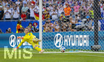 29.06.2026, Fussball Weltmeisterschaft 2026 in den USA, Sechzehntelfinale, Deutschland - Paraguay, im Gillette Stadium (Boston (Foxborough)), Elfmeterschiessen nach Verlängerung, Torwart Manuel Neuer (Deutschland) kann den Elfmeter nicht halten und dem Ball nur hinterherschauen.


