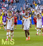 29.06.2026, Fussball Weltmeisterschaft 2026 in den USA, Sechzehntelfinale, Deutschland - Paraguay, im Gillette Stadium (Boston (Foxborough)), Die Deutsche Mannschaft ist im Elfmeterschiessen aus dem Turnier geflogen. Leon Goretzka (Deutschland), Jonathan Tah (Deutschland), frustrierter Abgang


