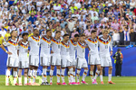 29.06.2026, Fussball Weltmeisterschaft 2026 in den USA, Sechzehntelfinale, Deutschland - Paraguay, im Gillette Stadium (Boston (Foxborough)), Elfmeterschiessen nach Verlängerung, Spannung bei den Deutschen, Waldemar Anton (Deutschland), Nathaniel Brown (Deutschland), Jonathan Tah (Deutschland), Malick Thiaw (Deutschland), Leon Goretzka (Deutschland), Nadiem Amiri (Deutschland), Jamal Musiala (Deutschland), Joshua Kimmich (Deutschland), Kai Hawertz (Deutschland), Nick Woltemade (Deutschland) 


